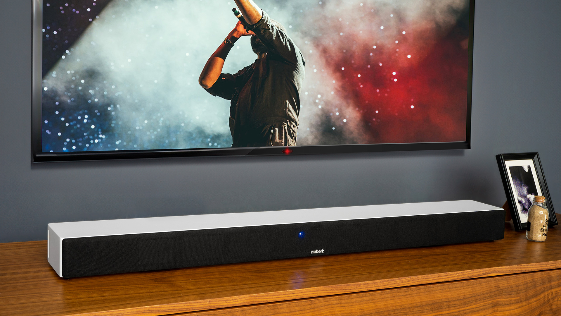 nuPro AS-2500 Weiß nuPro AS-2500 Weiß mit Blende unter TV