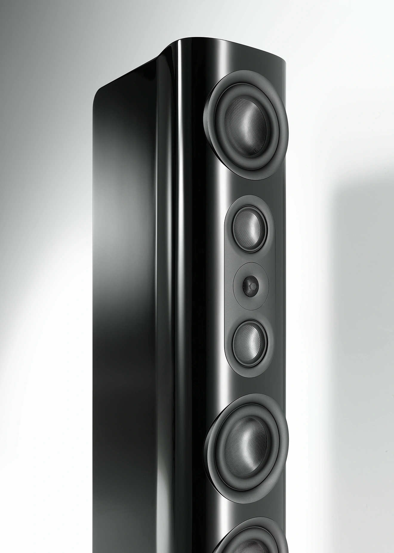 nuVero nova 14 - mittlerer Standlautsprecher nuVero nova 14 - mittlerer Standlautsprecher in Schwarz - Ambiente