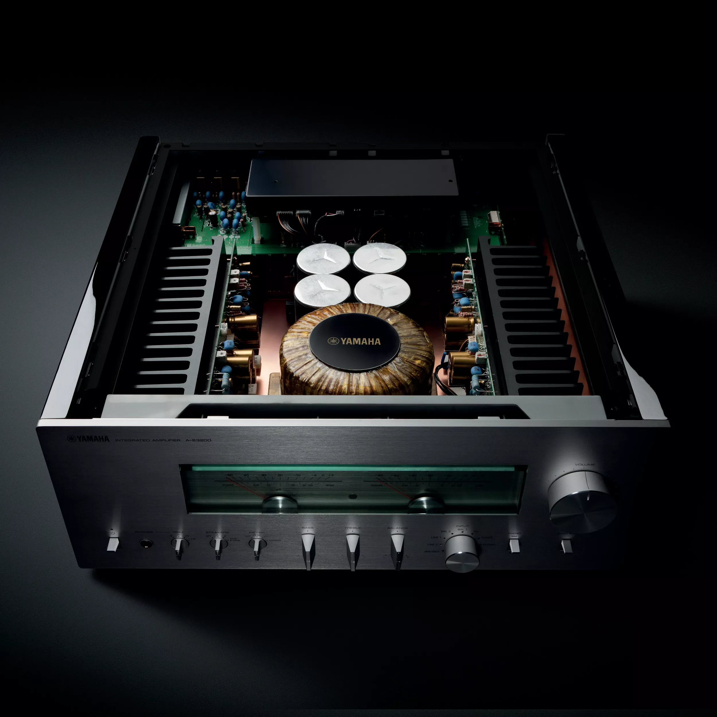 Yamaha A-S3200 Stereo Verstärker geöffnet