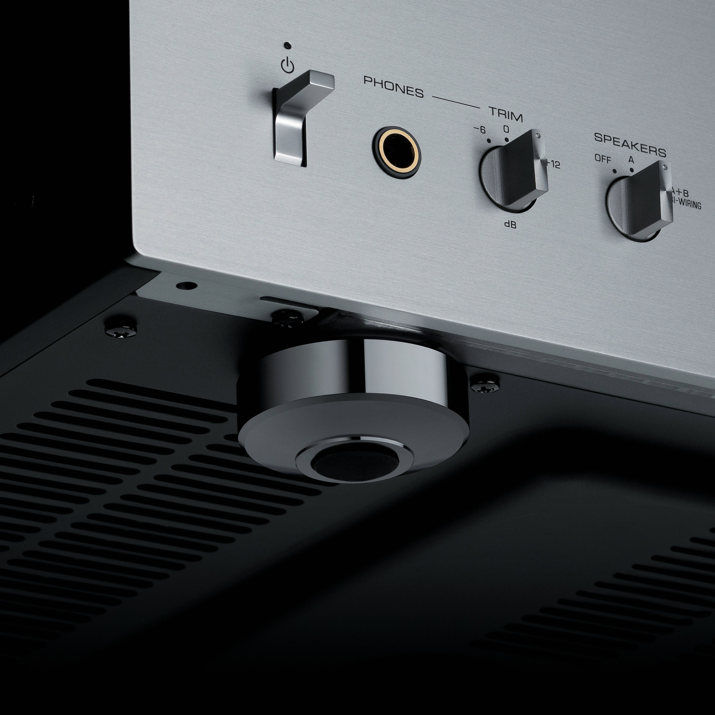 Yamaha Stereo Verstärker A-S2200 Detail Ecke Yamaha Stereo Verstärker A-S2200 Detail Ecke