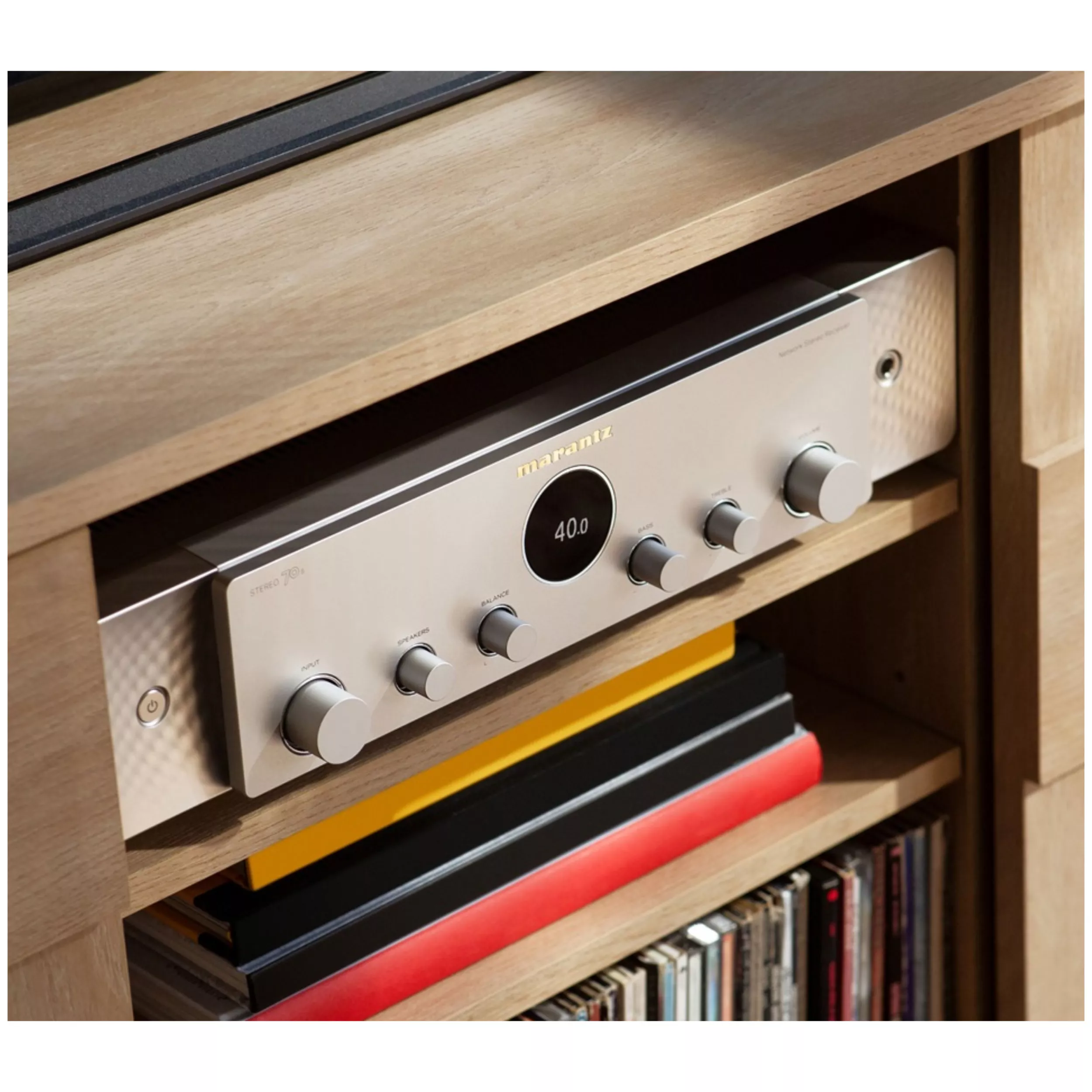 marantz Stereo Receiver Stereo 70s in Silbergold im Regal