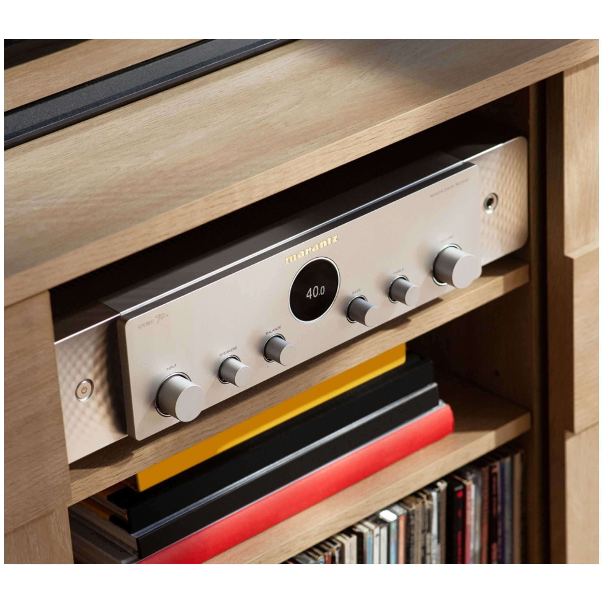 marantz Stereo Receiver Stereo 70s in Silbergold im Regal marantz Stereo Receiver Stereo 70s in Silbergold im Regal