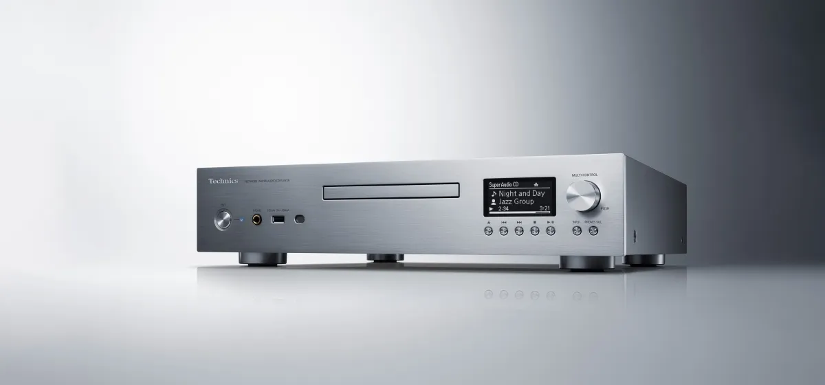 Technics multi-player SL-G700M2 in silver front turned Technics multi-player SL-G700M2 in silver front turned