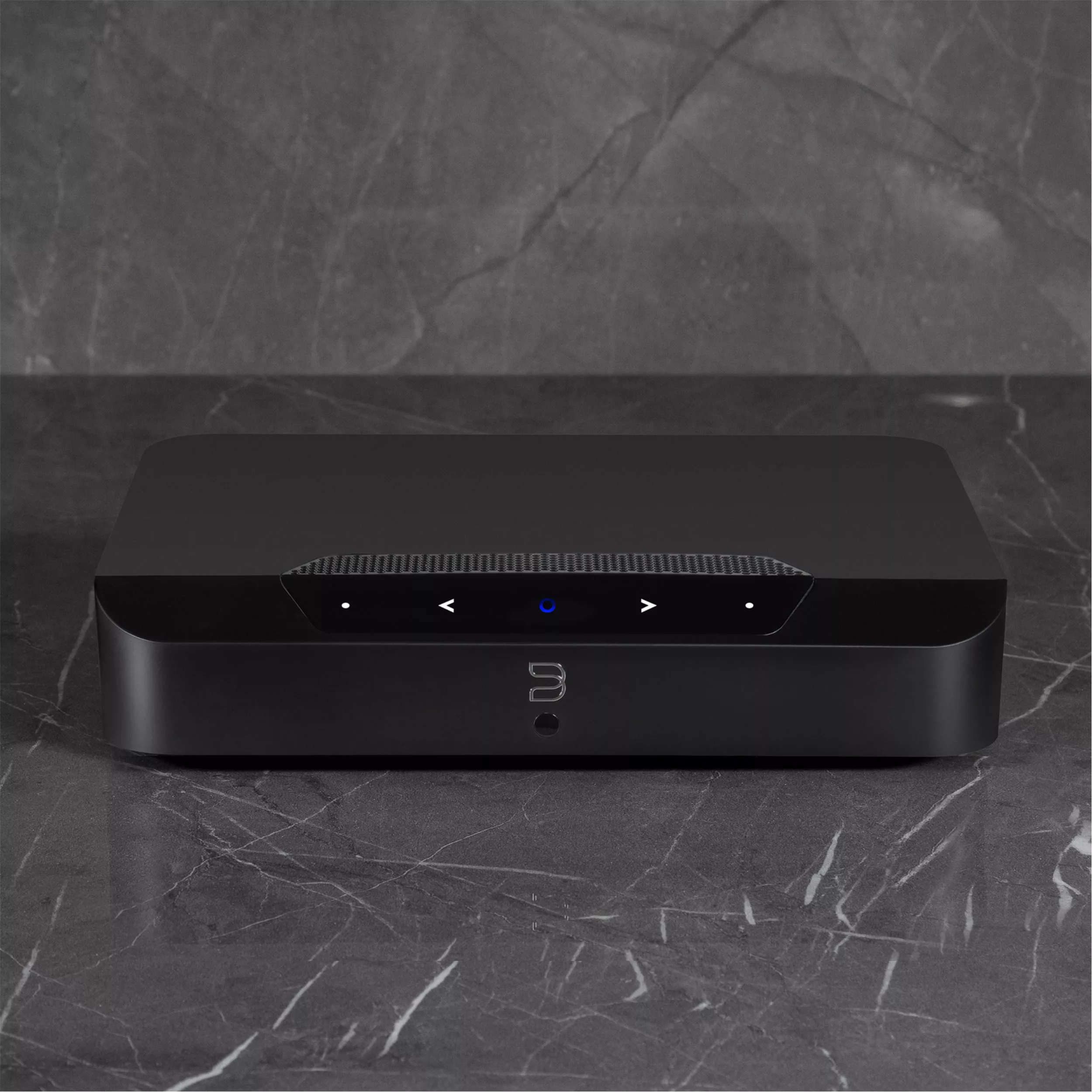 Bluesound Powernode Edge schwarz Ambiente