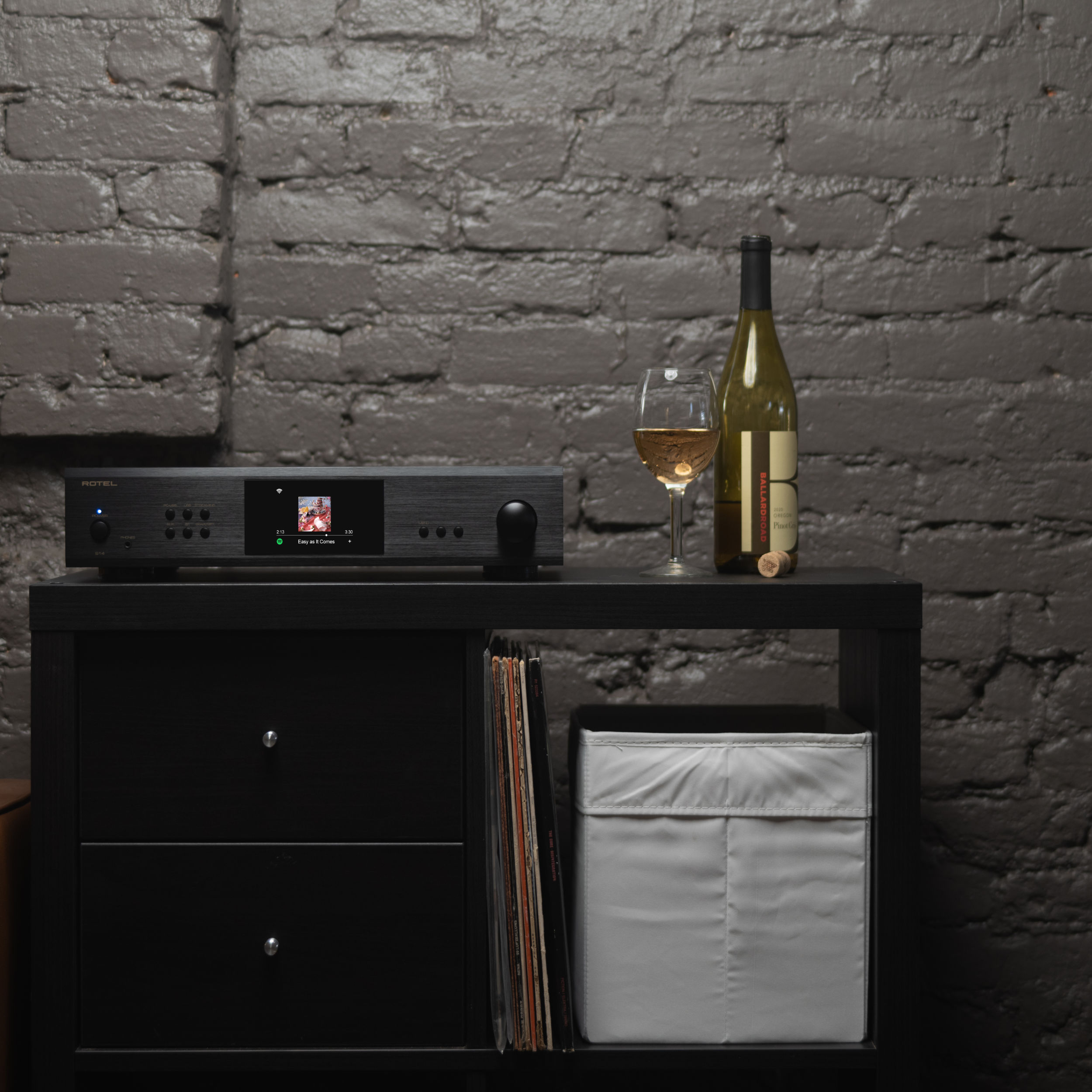 Rotel S14 in Schwarz Ambiente Rotel S14 in Schwarz Ambiente