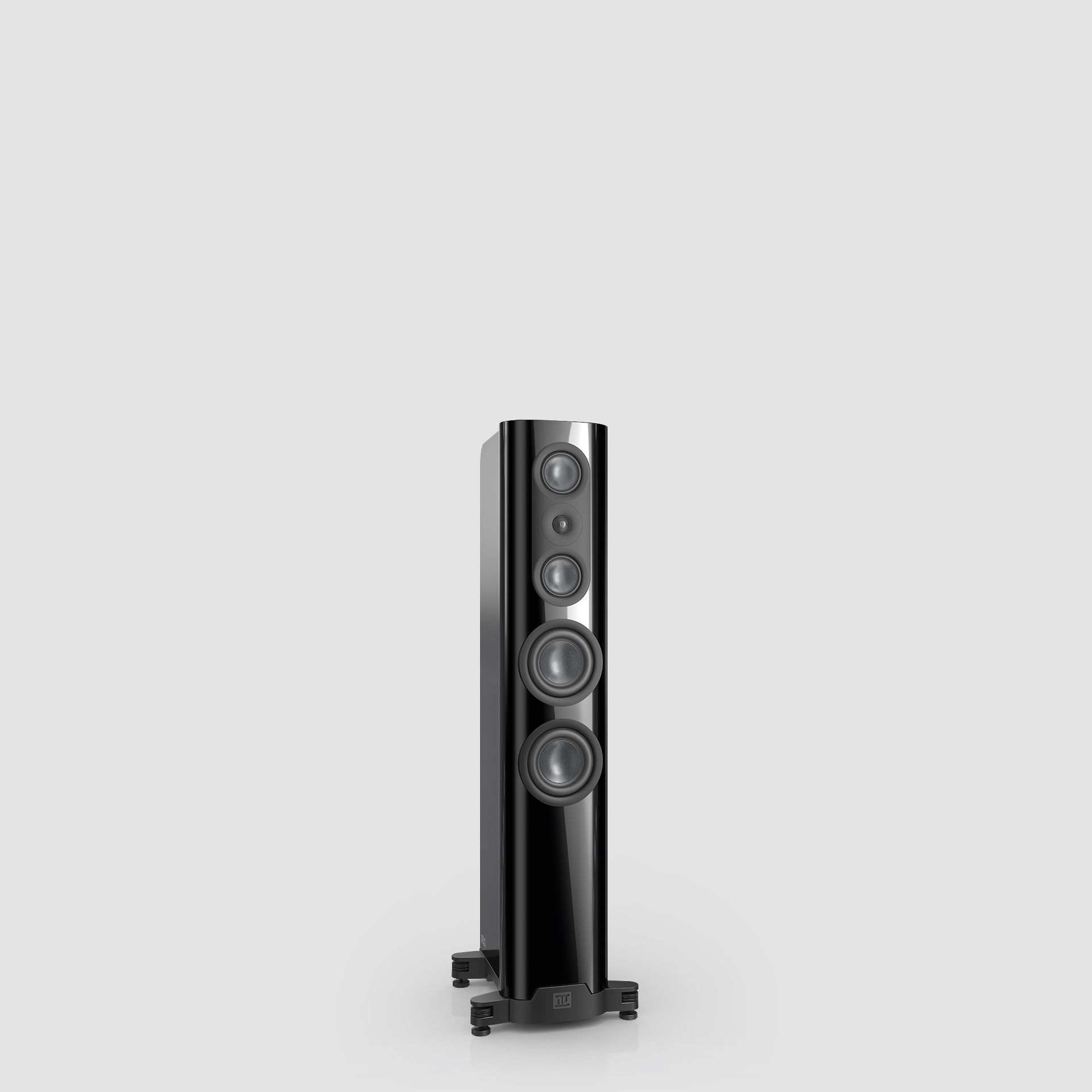 nuVero 2025 nuVero mid-size stand