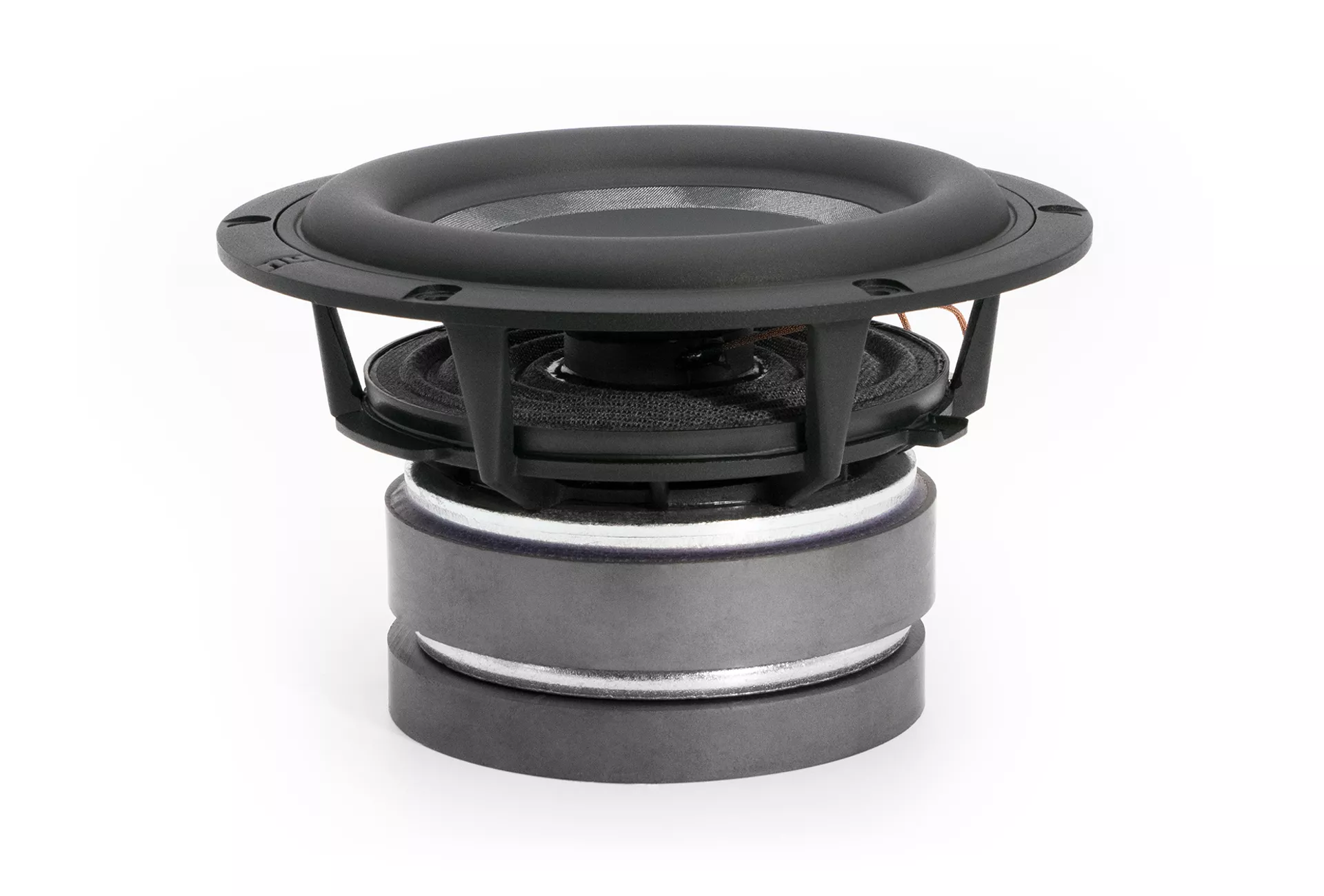 nuVero 140 Tieftöner nuVero 140 Tieftöner 18 mm