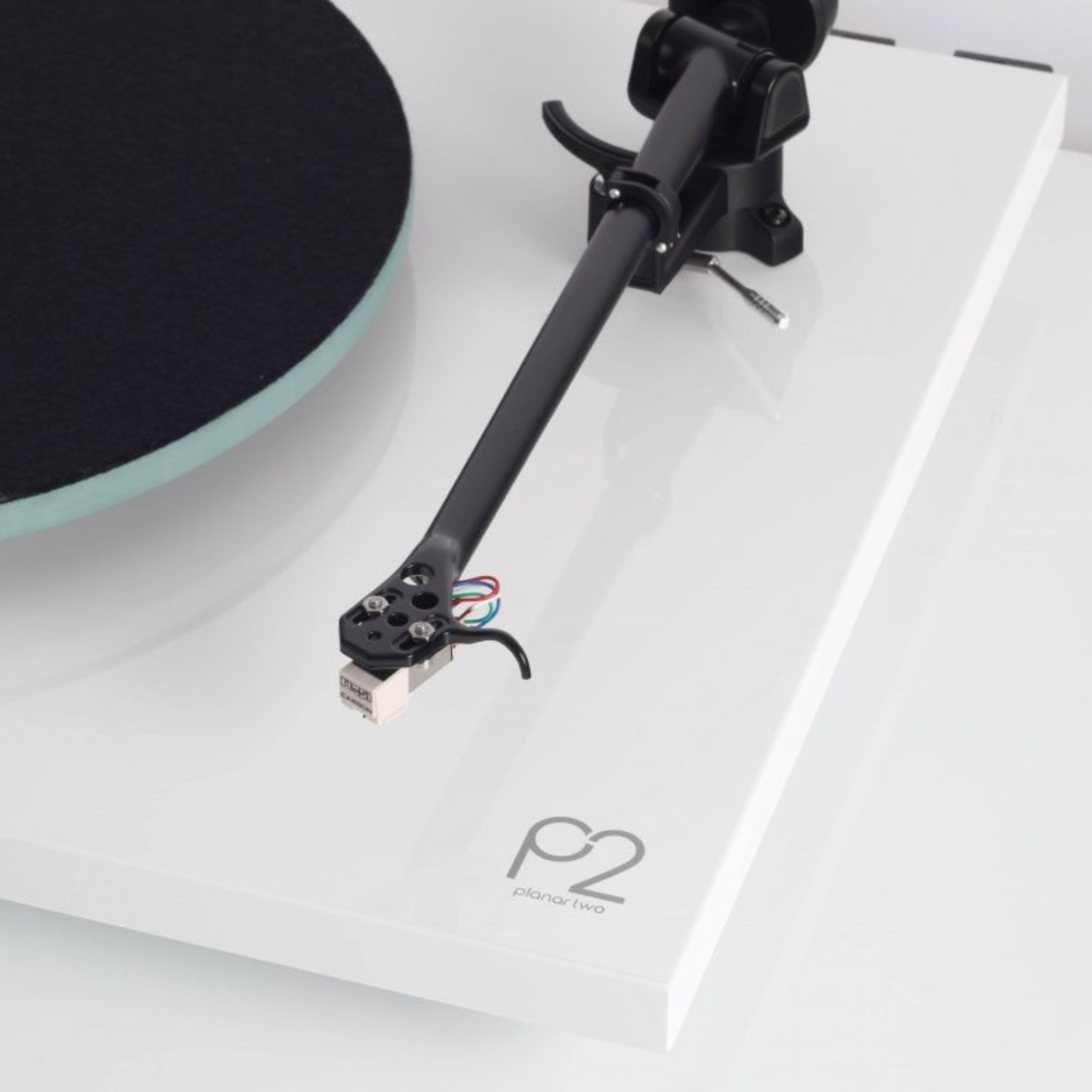 Rega Plattenspieler Planar 2 in Weiß Detailbild  Rega Plattenspieler Planar 2 in Weiß Detailbild