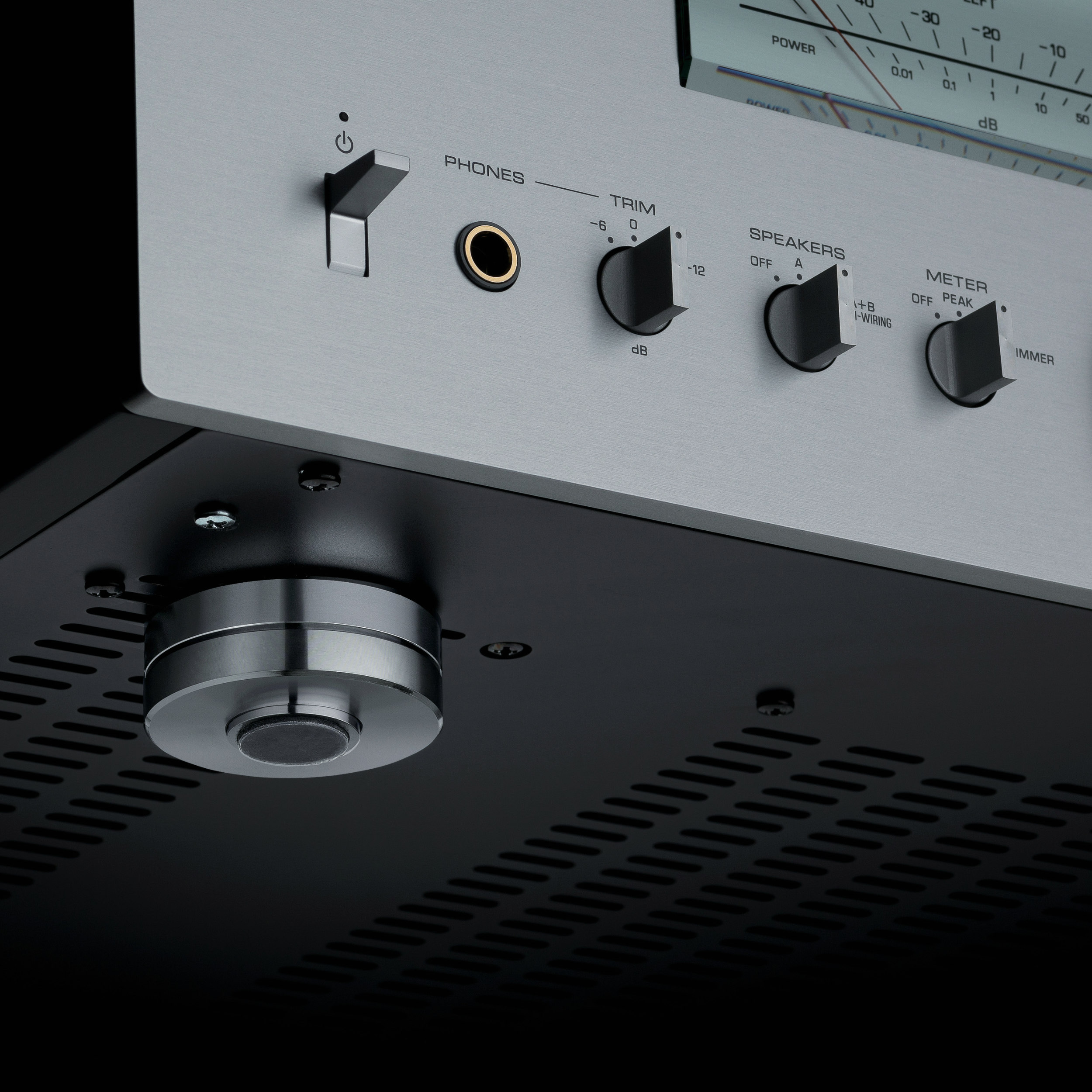 Yamaha A-S3200 Stereo Verstärker Detail Vorderseite Ecke Yamaha A-S3200 Stereo Verstärker Detail Vorderseite Ecke