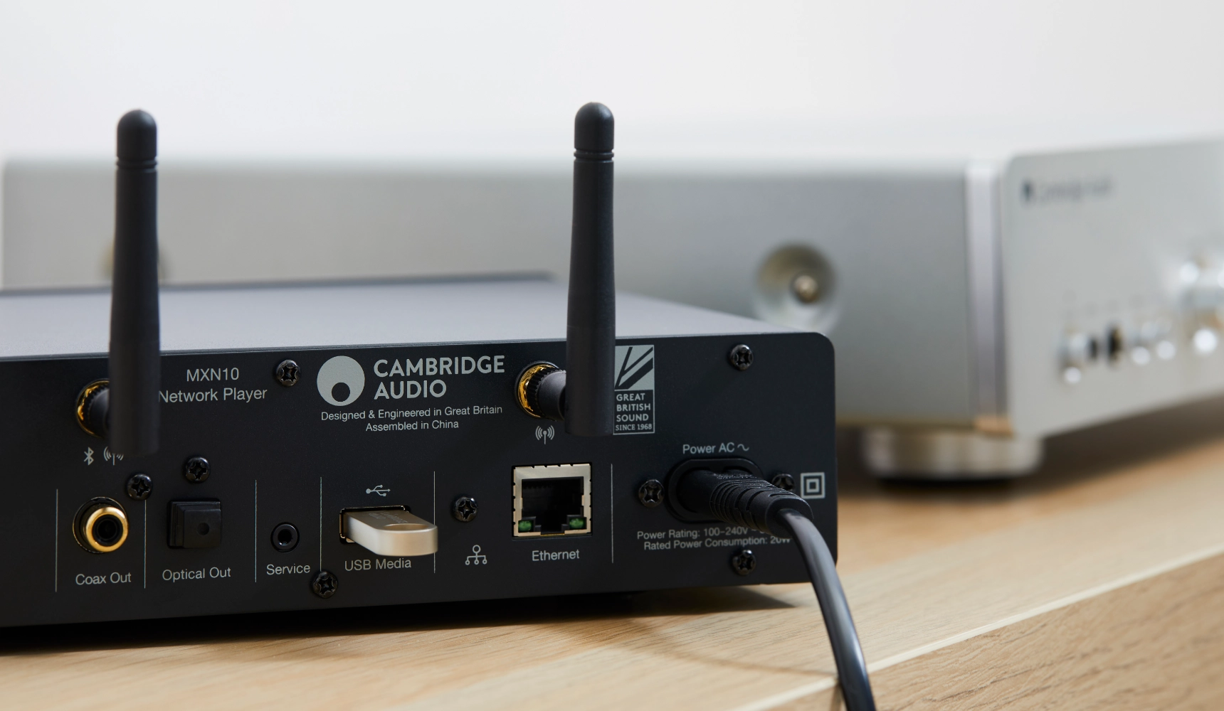 Cambridge Audio MXN10 Rückseite  Cambridge Audio MXN10 Rückseite Ambiente
