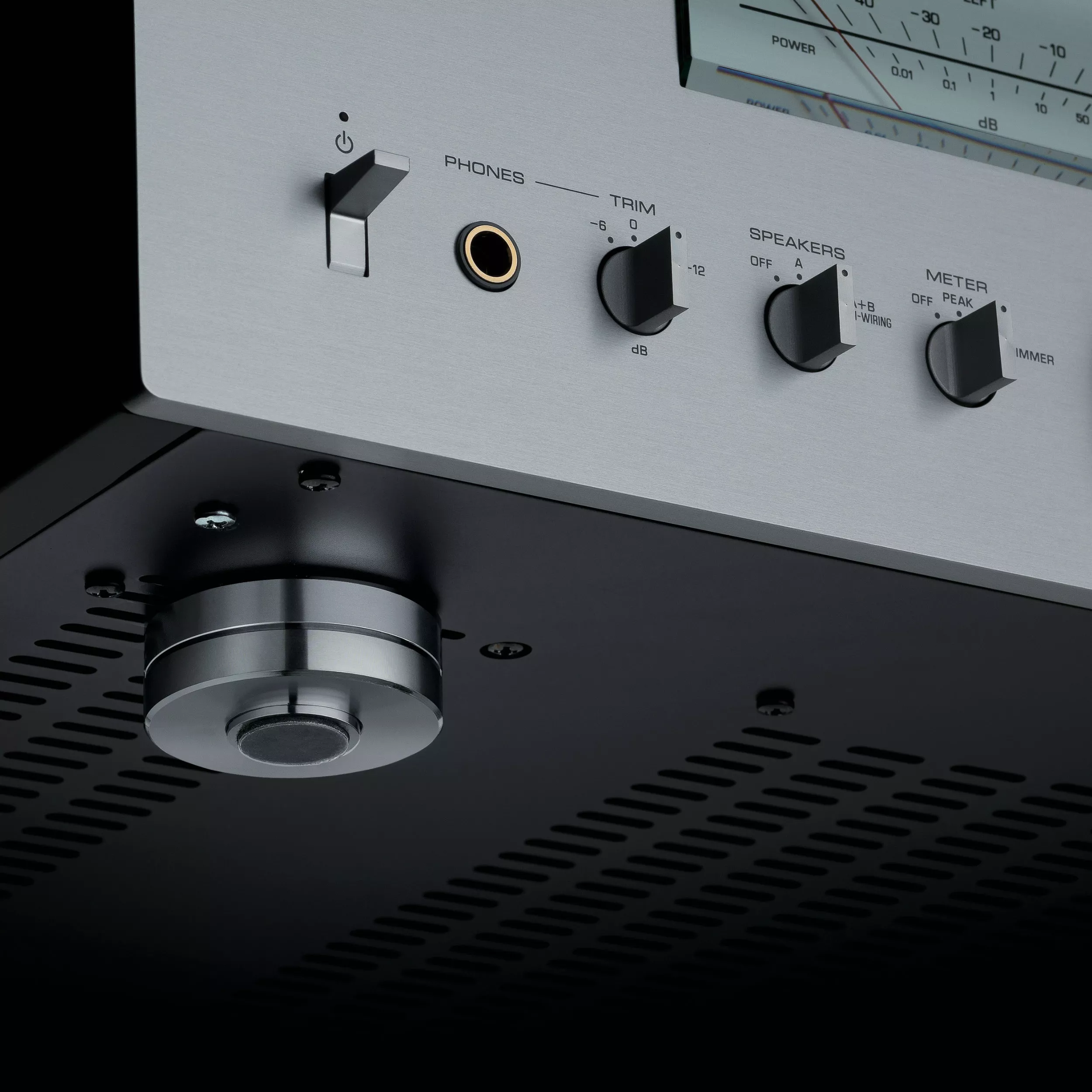 Yamaha A-S3200 Stereo Verstärker Detail Vorderseite Ecke